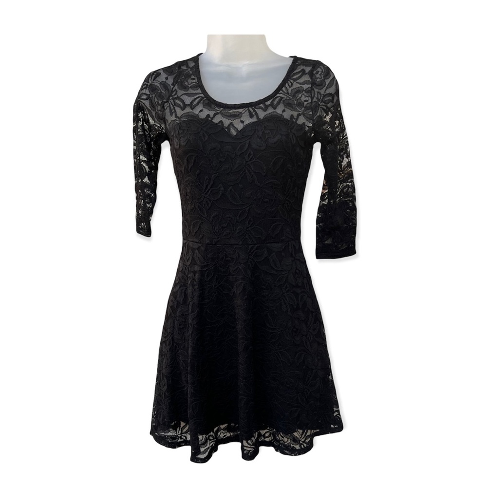 Material Girl Bkack Lace Juniors’ Dress